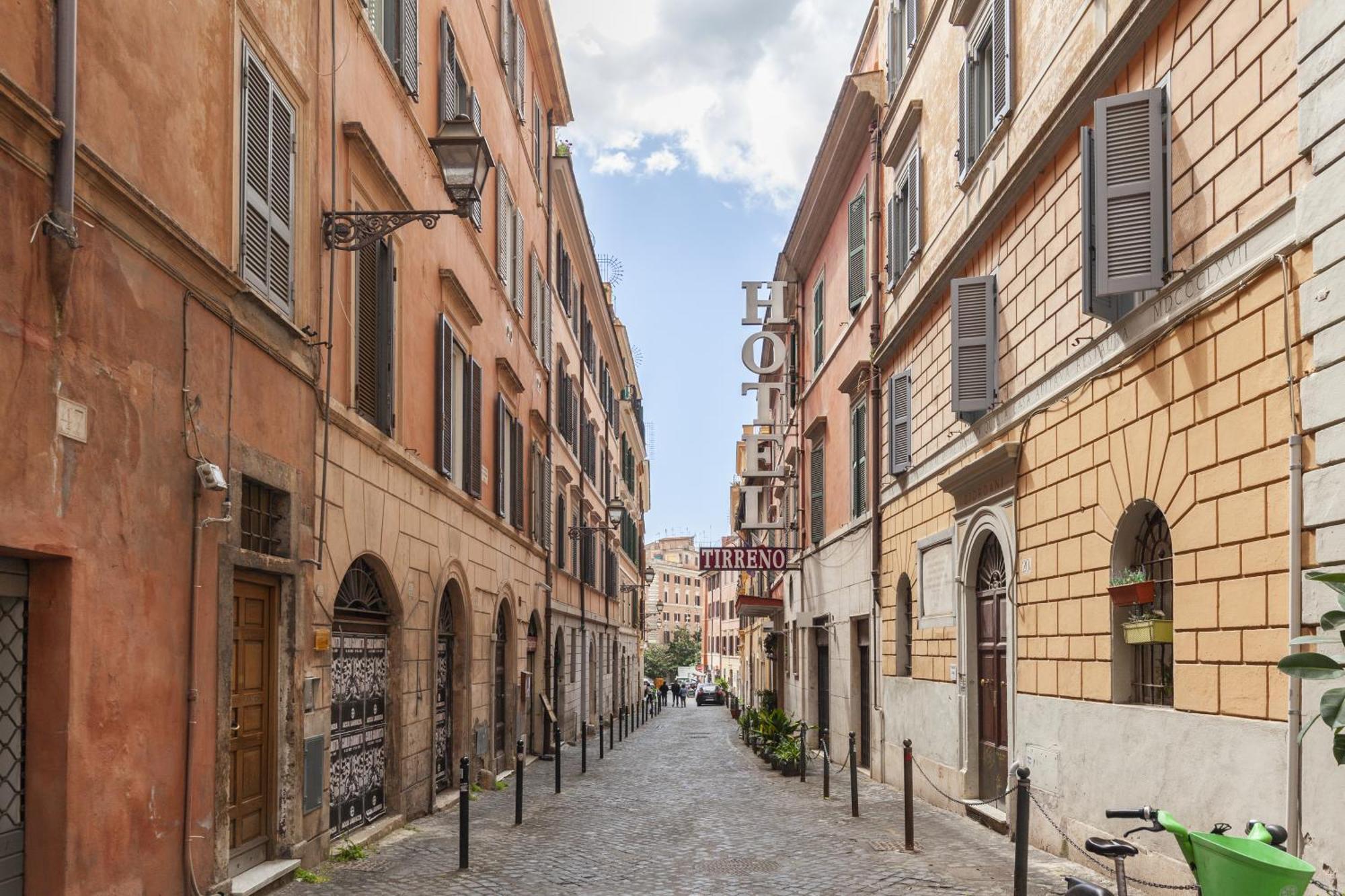 Colosseo Historic Apartment Rom